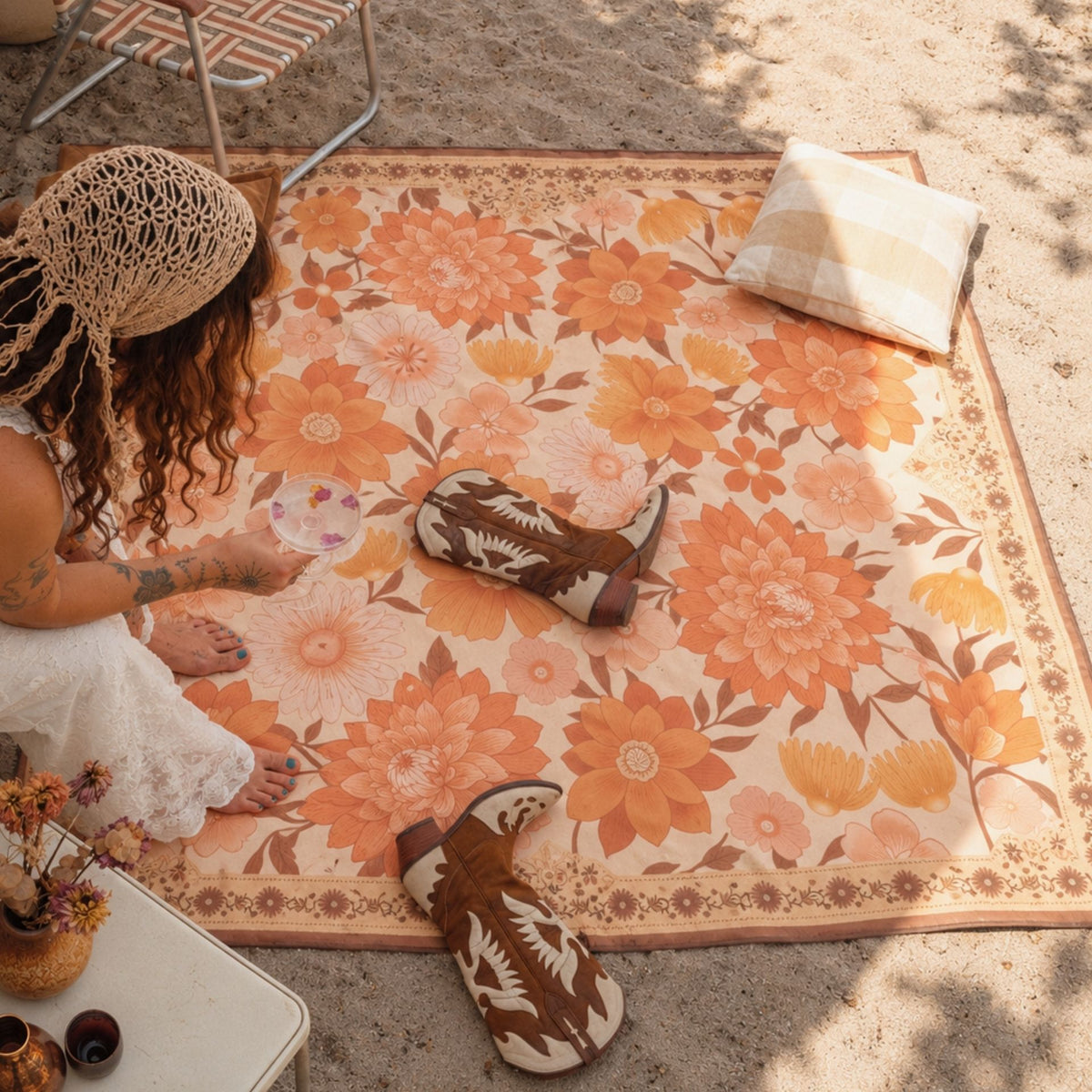 Summer Muse sand free beach towel in XL, peach retro 70s floral print, picnic on the sand